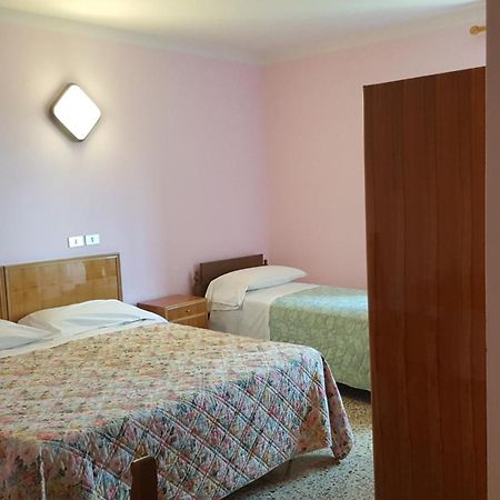 Albergo Ristorante Gualtieri Барберино-ді-Муджелло Номер фото