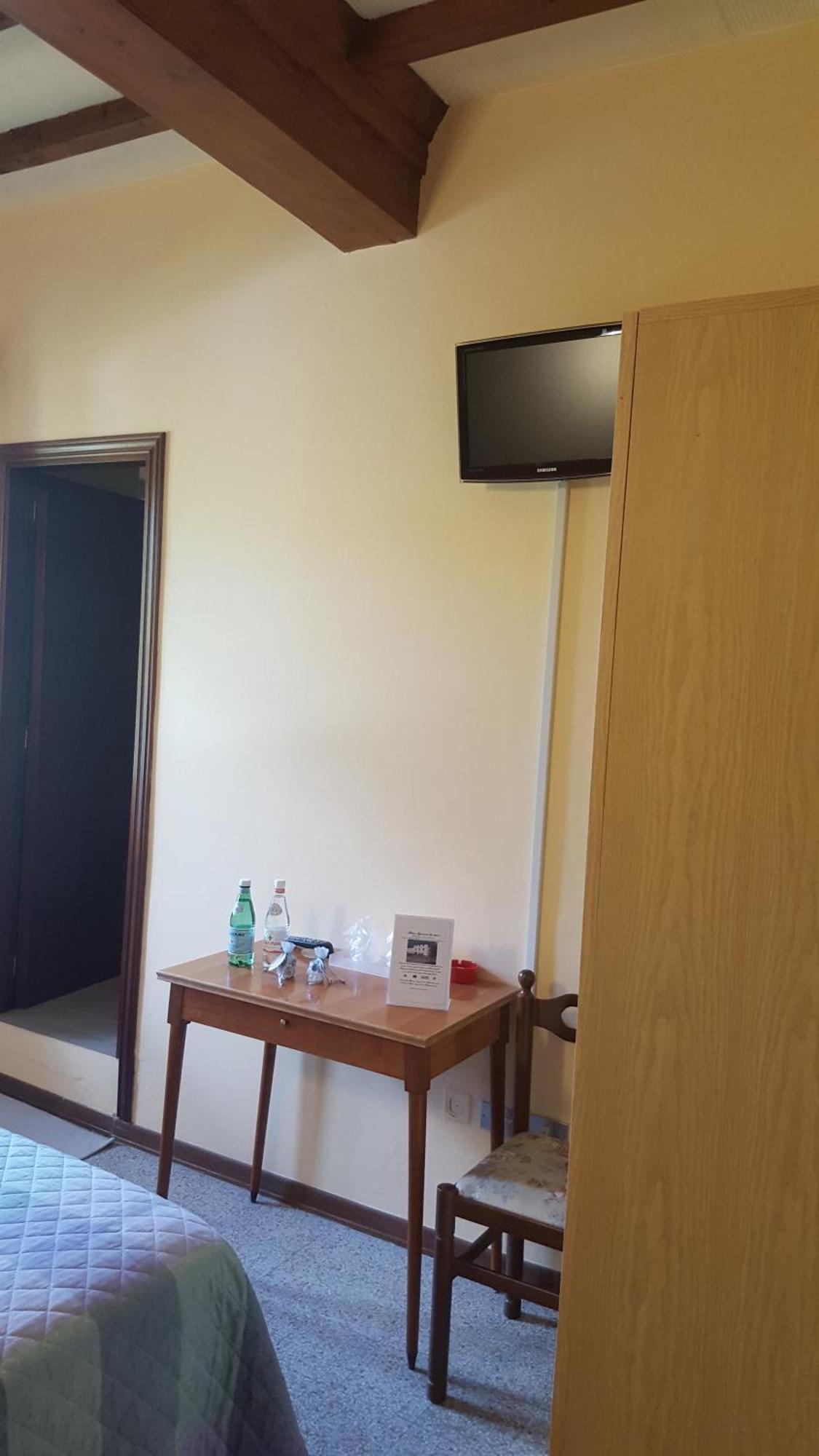 Albergo Ristorante Gualtieri Барберино-ді-Муджелло Номер фото
