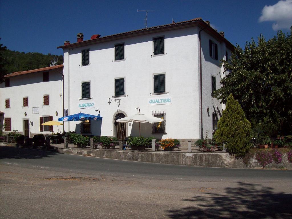 Albergo Ristorante Gualtieri Барберино-ді-Муджелло Екстер'єр фото
