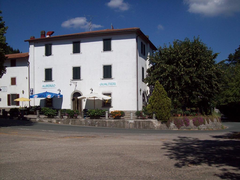 Albergo Ristorante Gualtieri Барберино-ді-Муджелло Екстер'єр фото