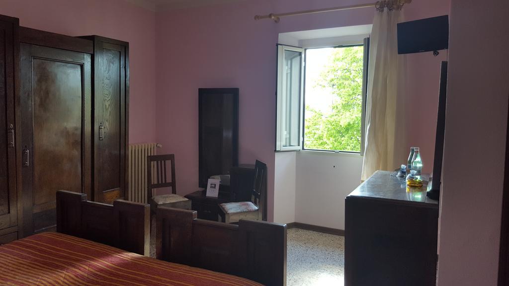 Albergo Ristorante Gualtieri Барберино-ді-Муджелло Номер фото